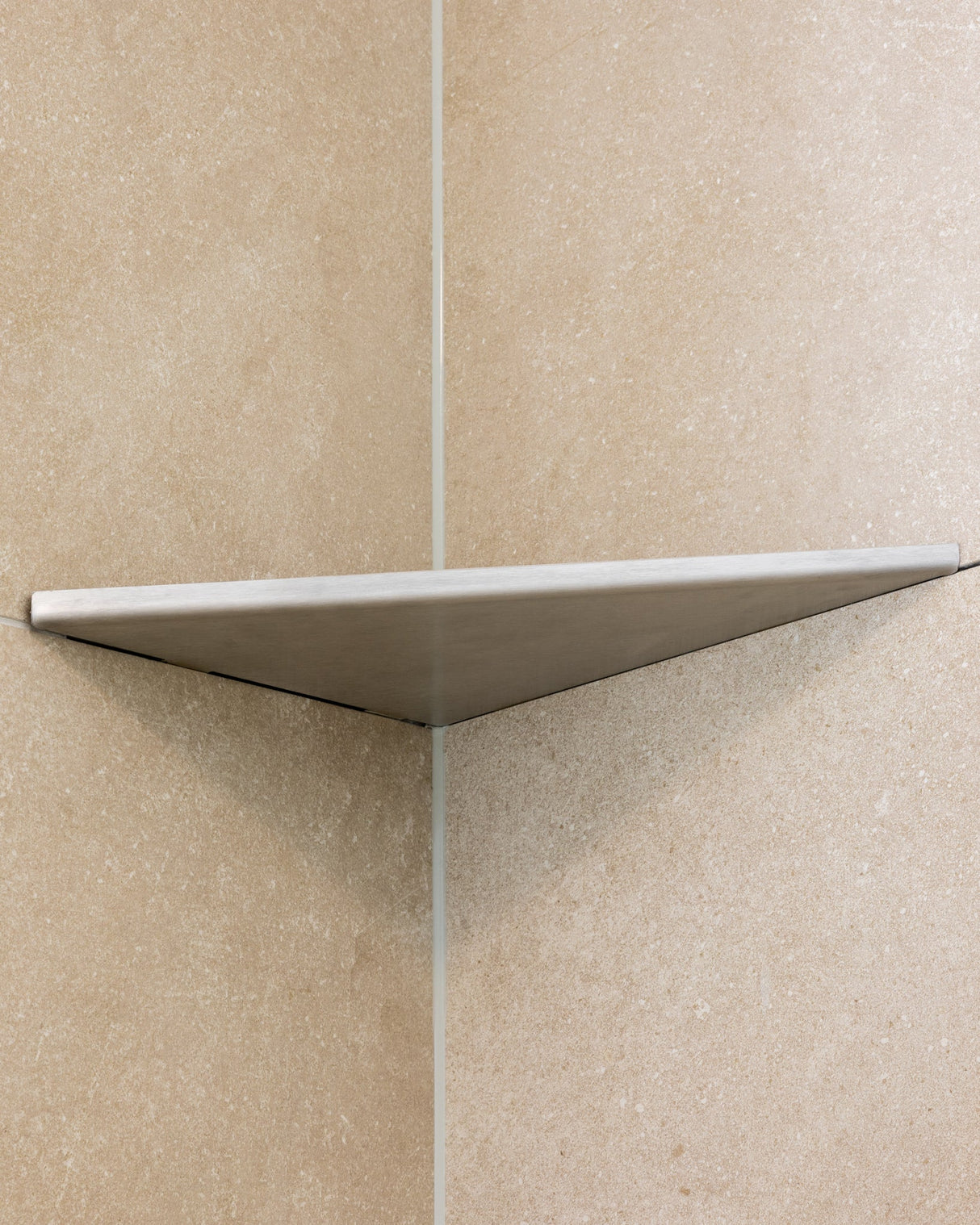 ARTISTA - Eckduschregal mit klarer Linienführung, aus pulverbeschichtetem Edelstahl für moderne Badezimmer.