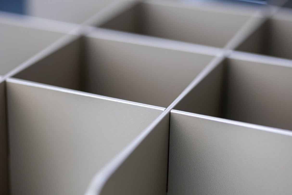 TERRAZZA | Tassen Regal | Aluminium | 5,6x4,5x1,1 cm