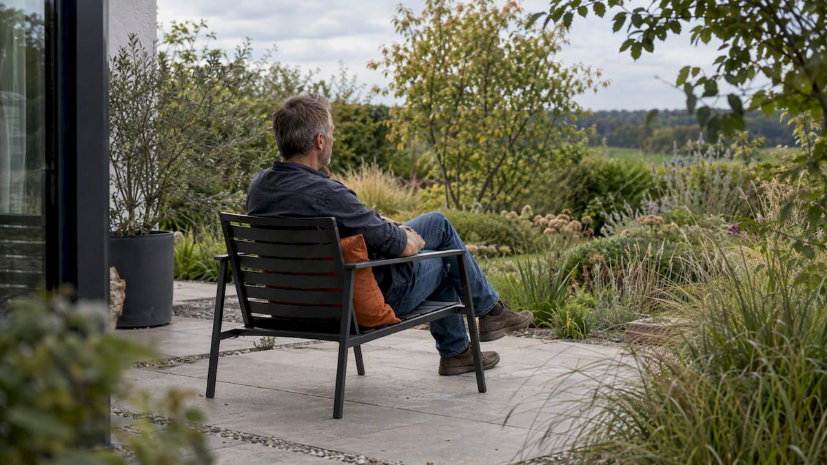 Der Eigentümer nutzt die Terrasse täglich als Rückzugsort